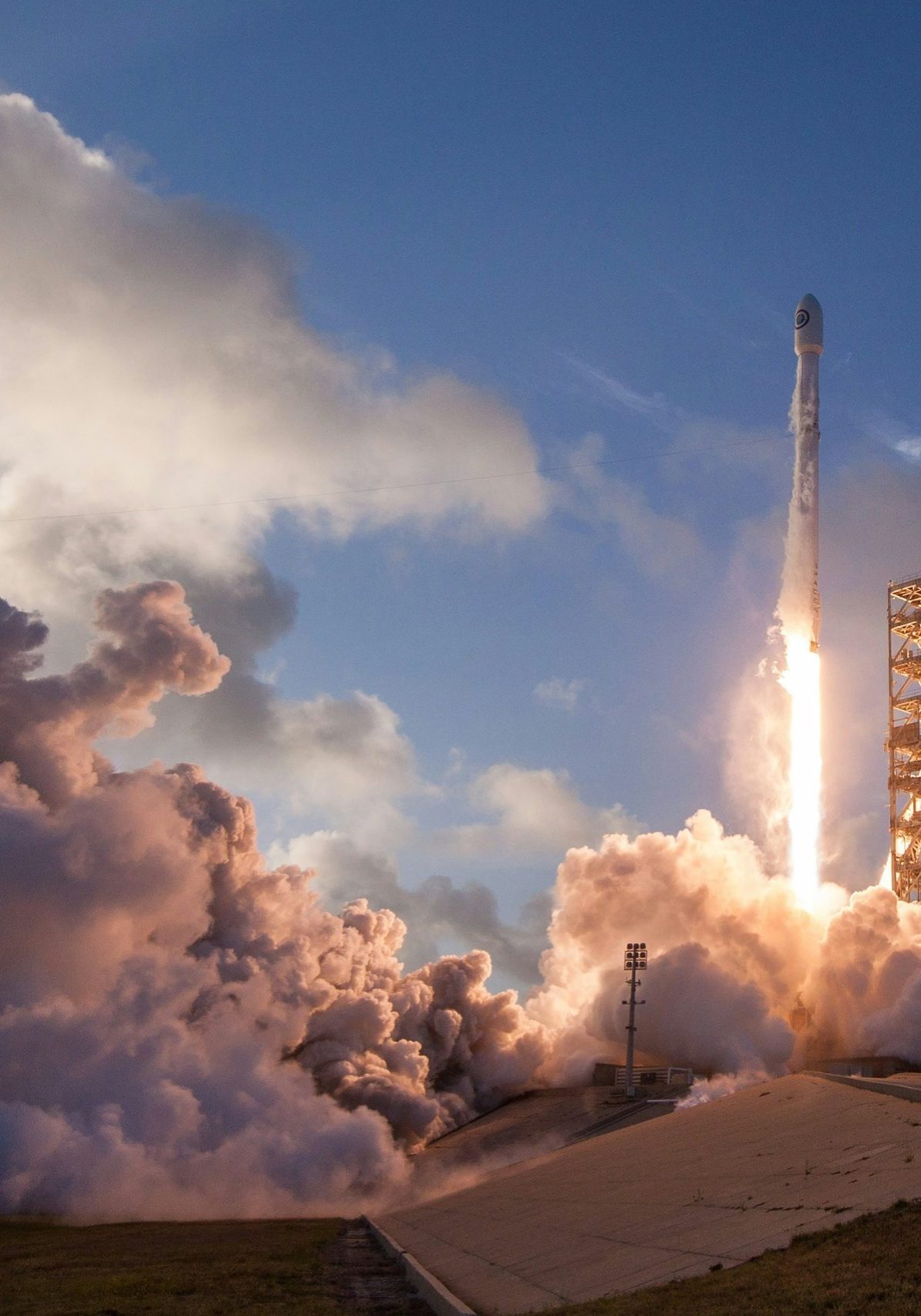spacex-uj3hvdfQujI-unsplash2